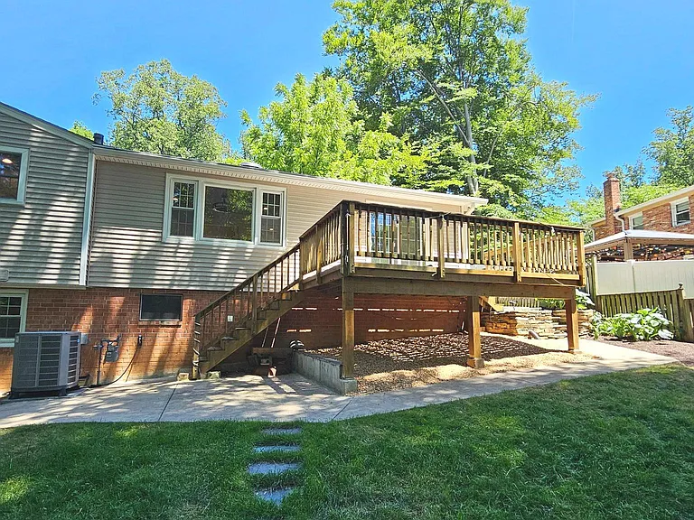 8925 Falling Creek Ct — Photo 7