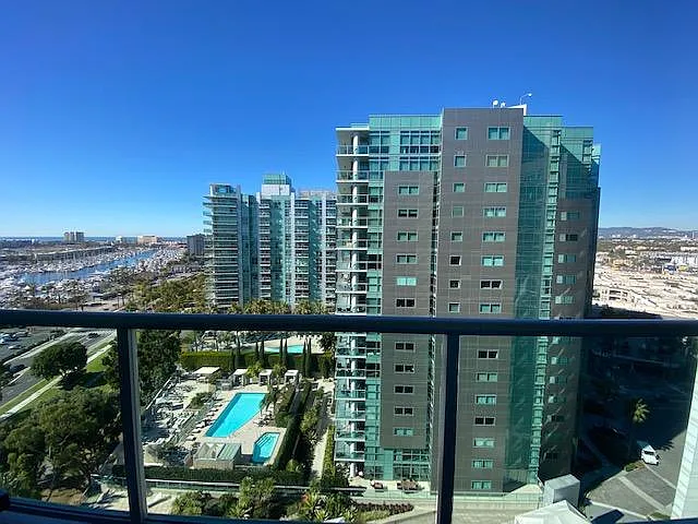 13600 Marina Pointe Dr #1512 — Photo 21