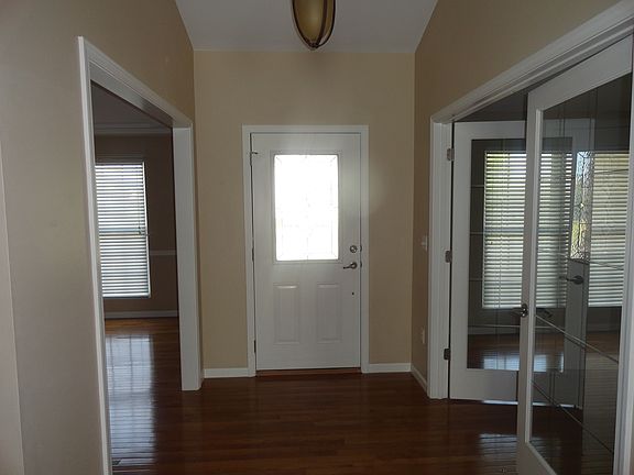 Entryway-office on R DR on L