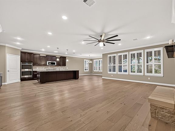 5th image of 2927 Black Walnut Ct