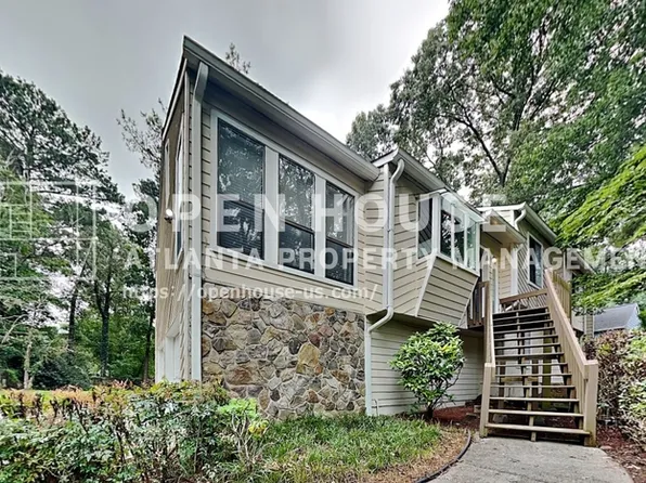 5142 Manitou Way SW, Stone Mountain, GA 30087