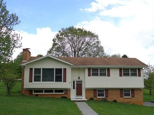 1st image of 18407 Westwood Dr