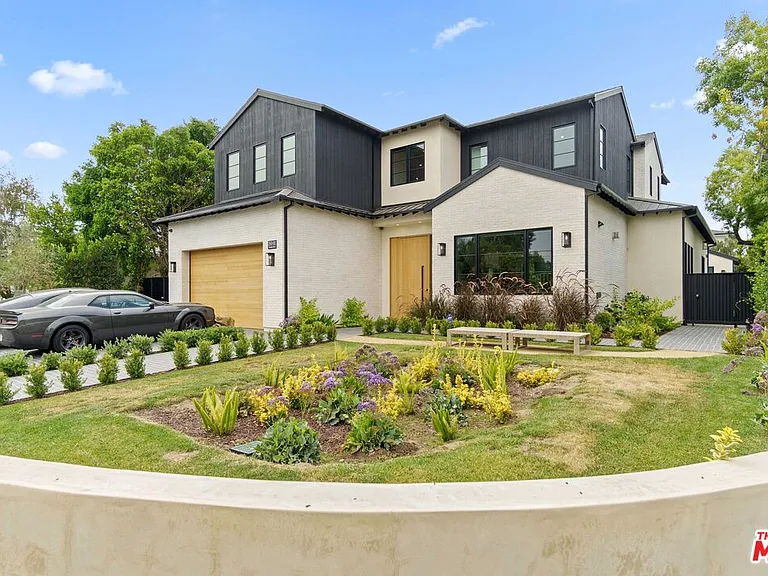 5041 Noeline Ave — Photo 3