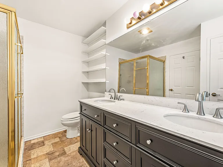 345 N Kenwood St #106 — Photo 5