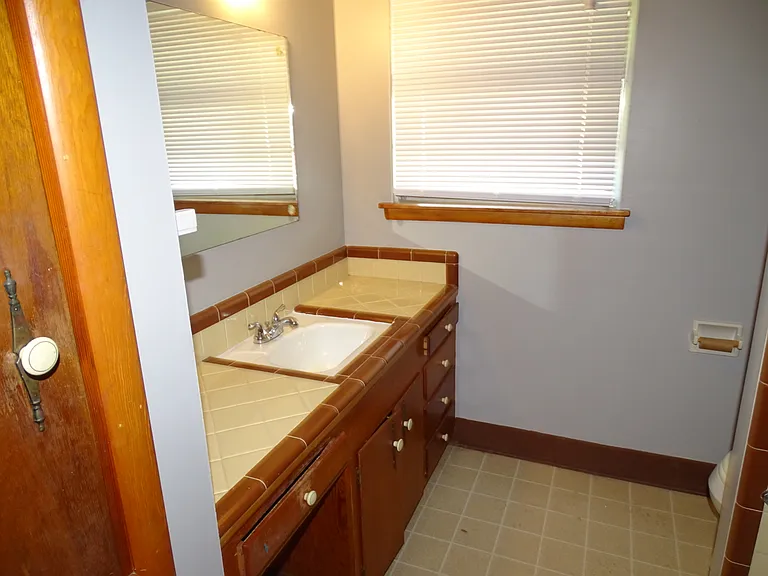 4829 S Lawton Ave #1 — Photo 6