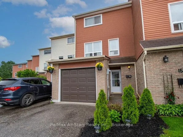 72 Martin Rd #16, Clarington, ON L1C 3N3