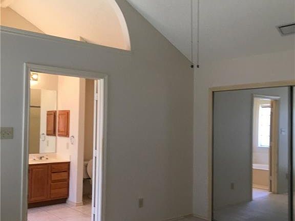 5th image of 2206 Knighthood Ln
