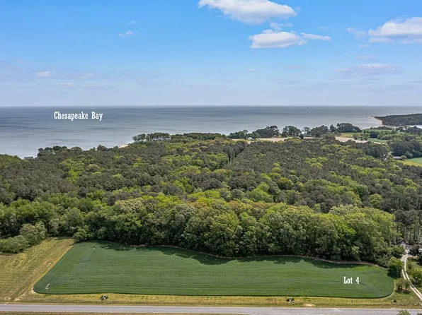 4 Canvasback Dr, Ophelia, VA 22530