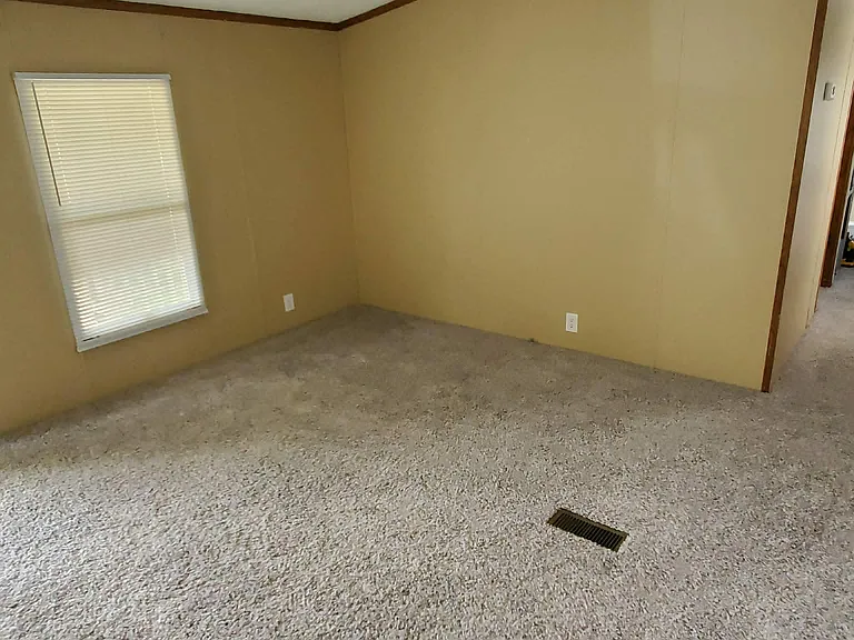 1007 Barberry Ct — Photo 3