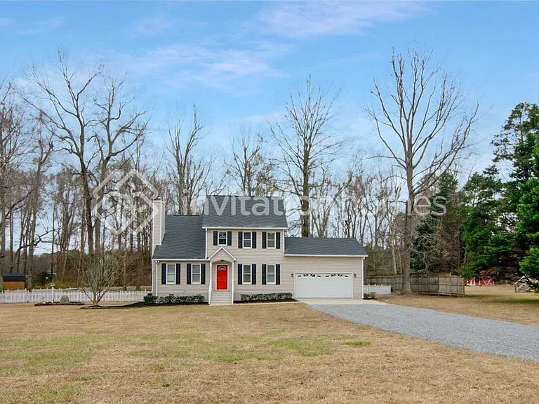 53 Hobson Ln — Photo 1