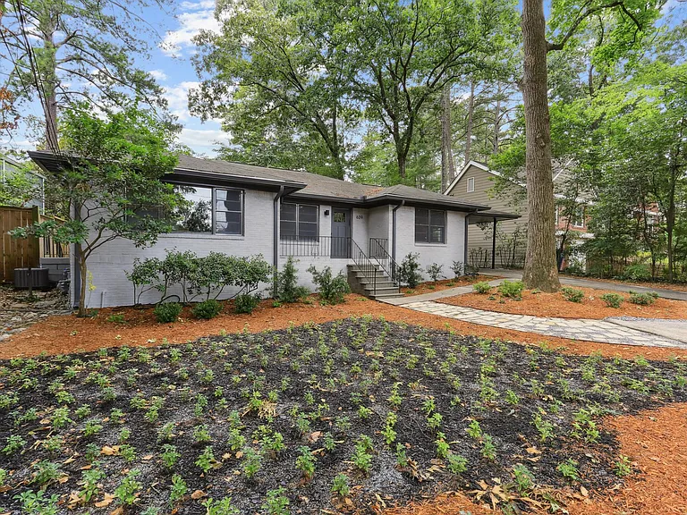 639 Burke Rd NE #A — Photo 1