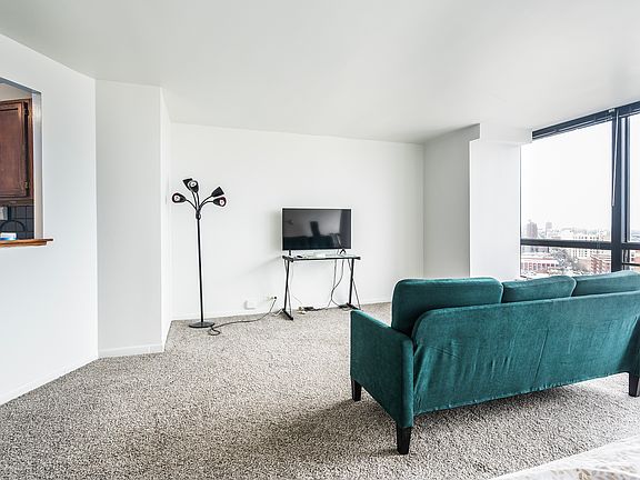 5th image of 5415 N Sheridan Rd APT 2003
