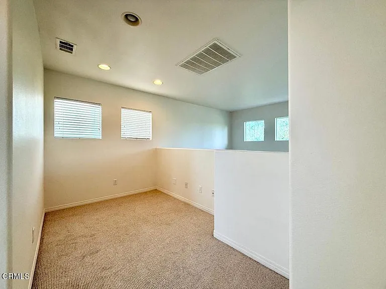 533 E Port Hueneme Rd — Photo 17
