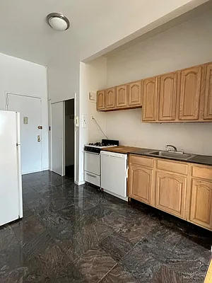 Rented by Compass | media 28