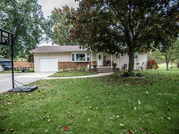 1555 W Maumee St, Angola, IN 46703