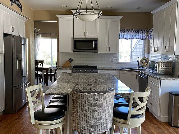 Newly renovated kitchen!