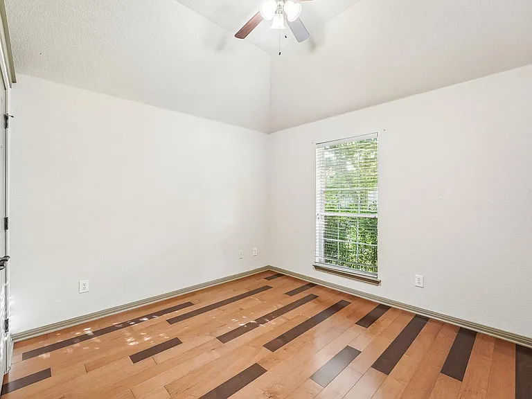 10028 Lisi Anne Dr — Photo 23