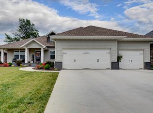 2461 W Camino Alto St, Springfield, MO 65810