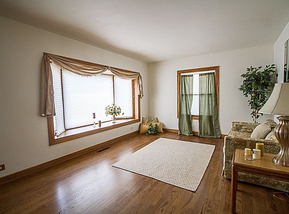 4th image of 615 Manchester Ave