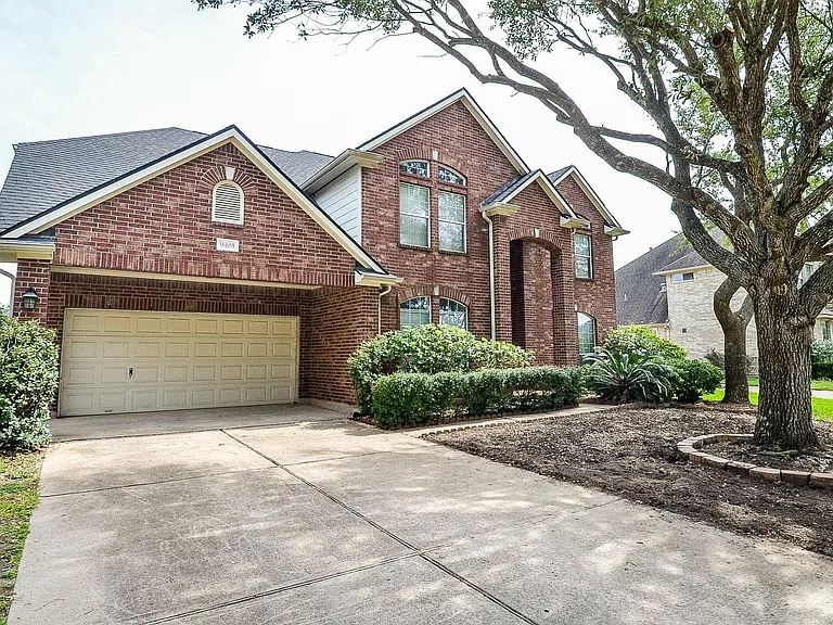 9403 Sundance Dr — Photo 1