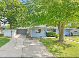245 Darboy Rd, Combined Locks, WI 54113