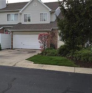 3rd image of 5904 Bastille Ln