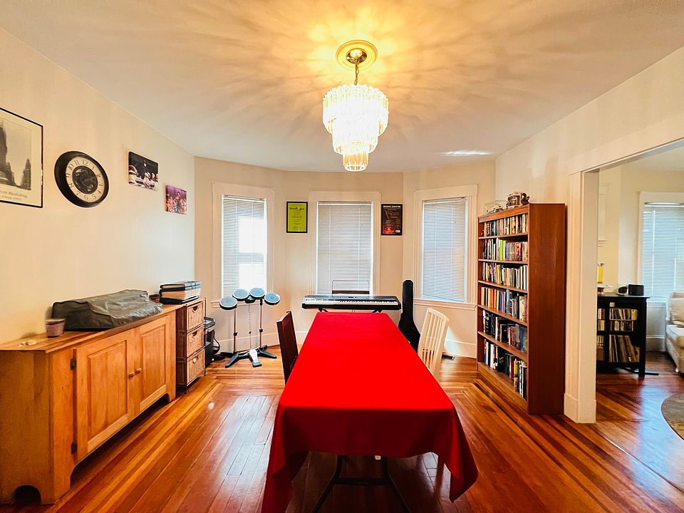 1st image of 305 Washington St #1