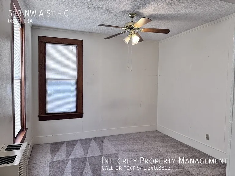 513 NW A St #C — Photo 5