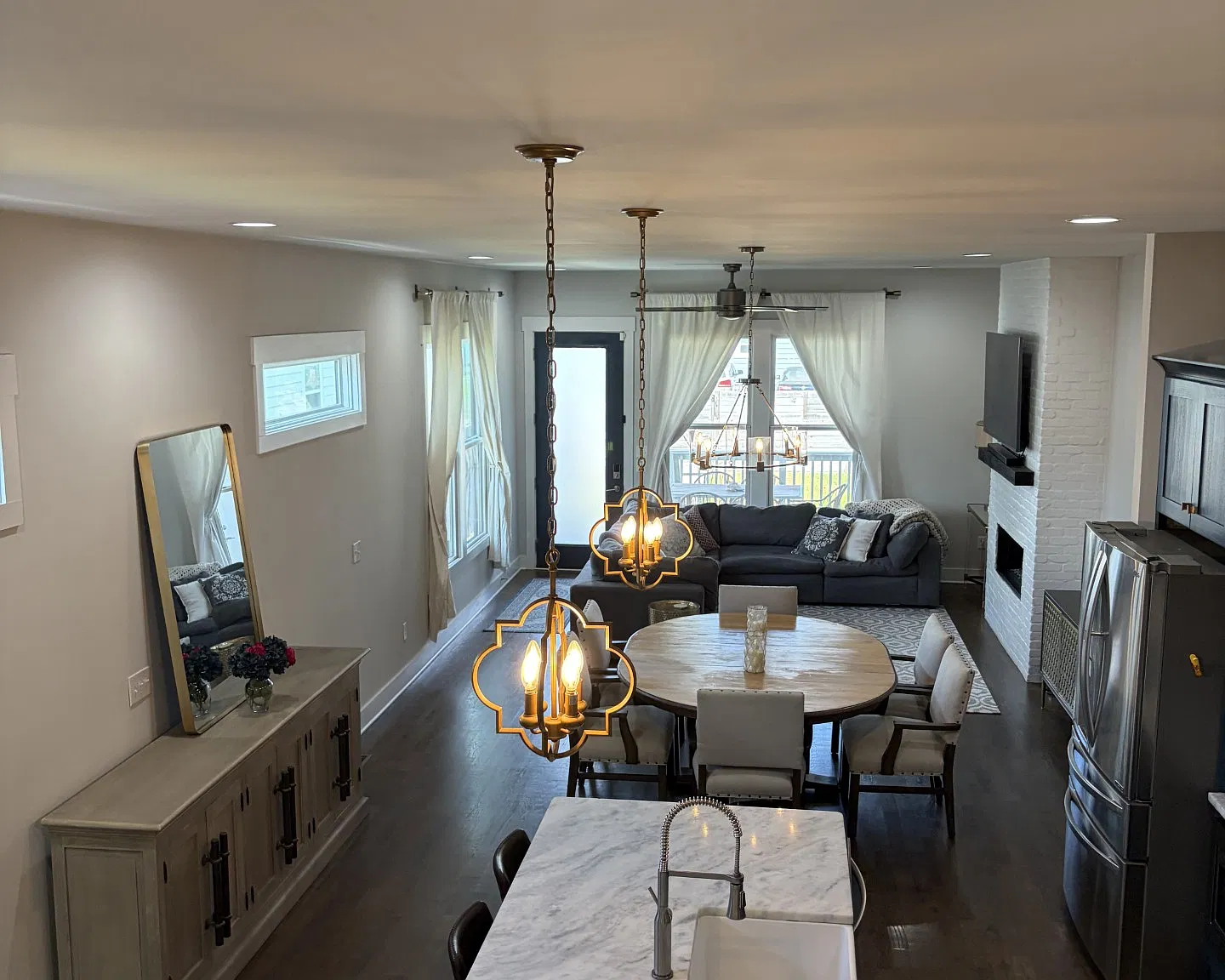 4 bed, 3.5 bath, 2494 sqft, $4,500 — Photo 4