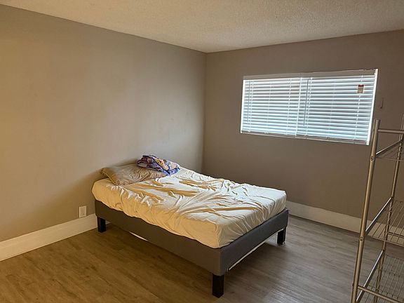 5th image of 595 S Royal Crest Cir Unit 3