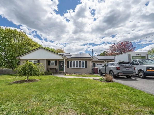 14 Ludlow St, Acushnet, MA 02743