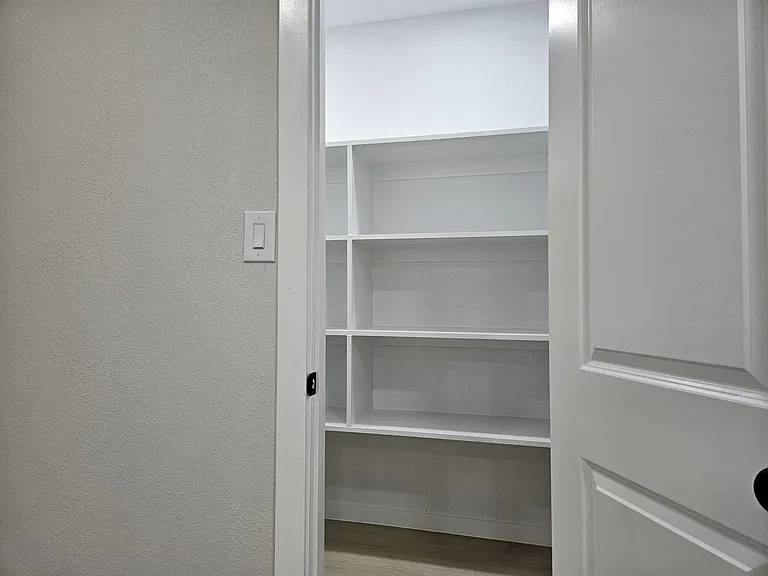 5403 Meadow Creek Ln — Photo 14