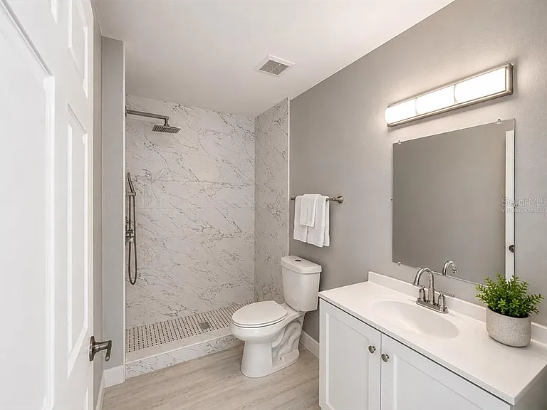 9160 Lake Chase Island Way #9160 — Photo 16