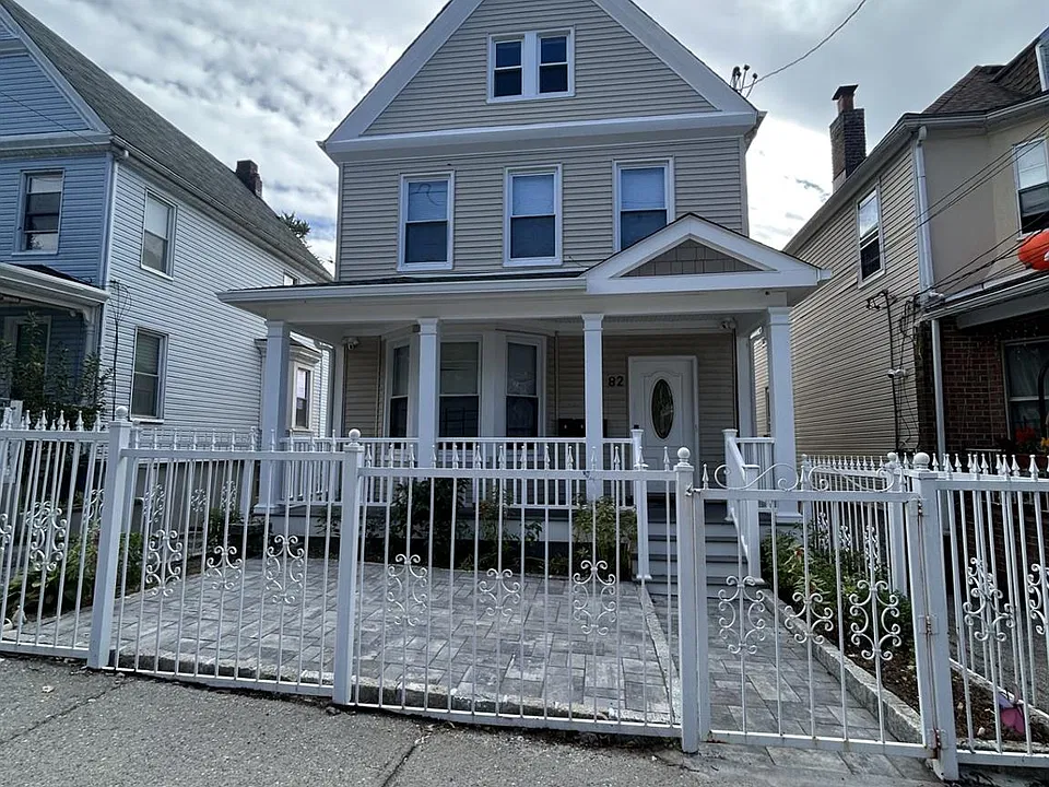 82 Post St #2