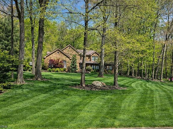 2nd image of 3949 N Shore Dr