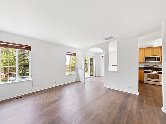4th image of 3091 Courtland St
