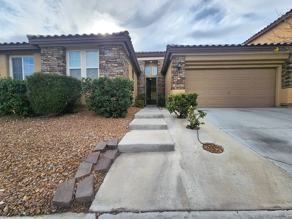 9733 Sienna Valley Ave
