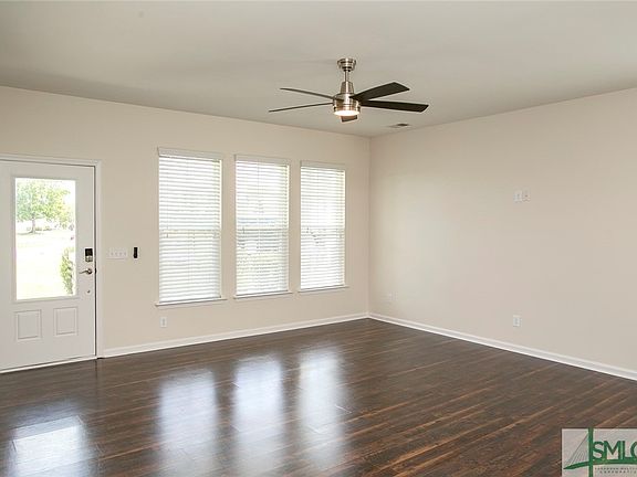 4th image of 220 Willow Oak Drive