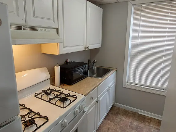 266 Pine St #B, Fall River, MA 02720