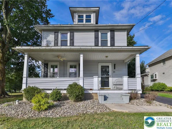 81 Schoeneck Ave, Nazareth, PA 18064