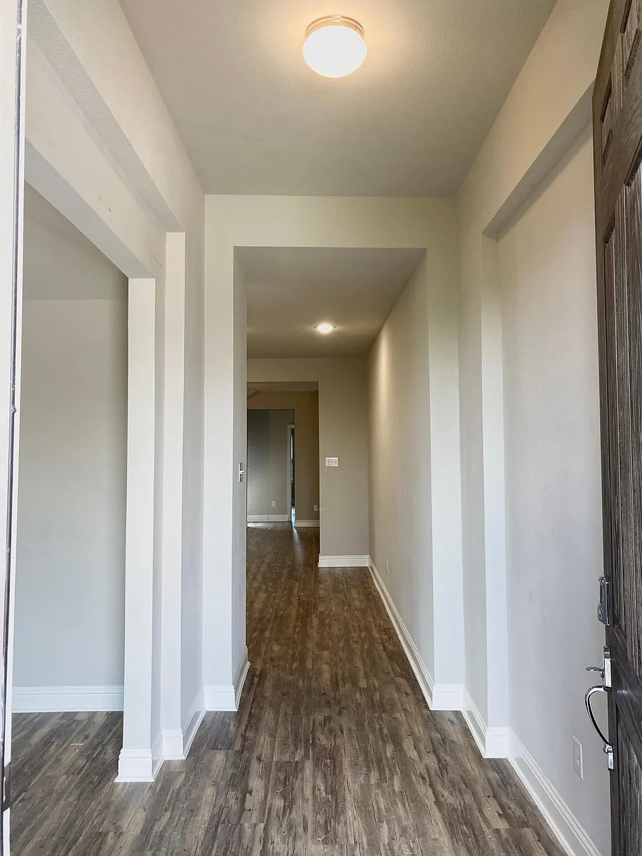 Building Photo - 2258 Templin Ave
