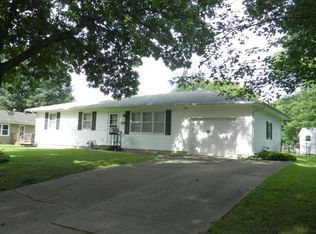 105 N Woodlawn St, Odessa, MO 64076