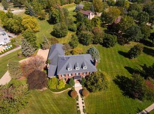 4503 Valley Brook Dr, Bettendorf, IA 52722