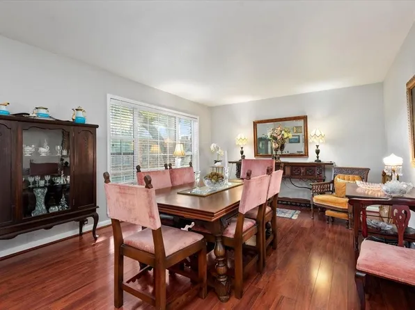 2101 Fountain View Dr APT 62, Houston, TX 77057