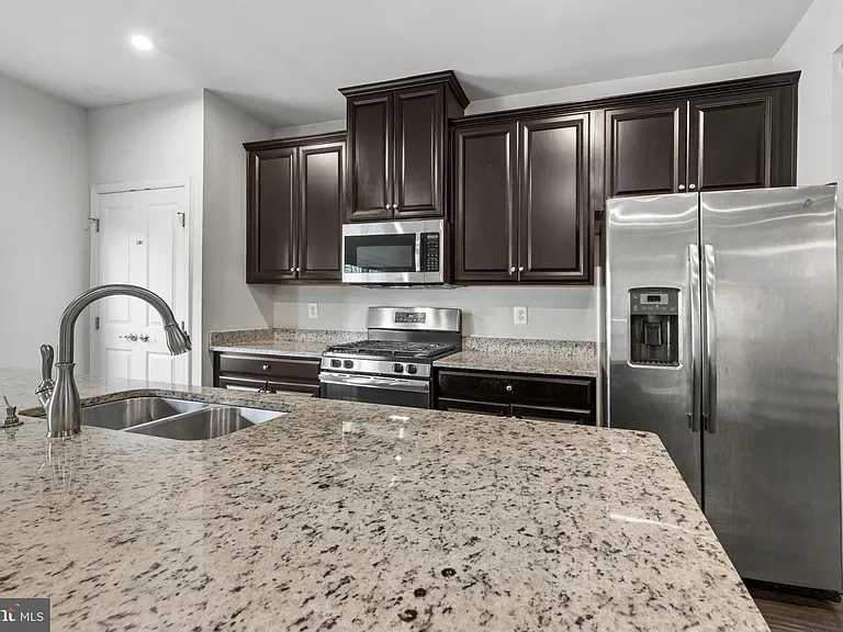2720 Fredericksburg Rd — Photo 15