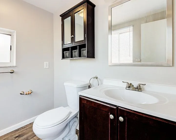 2030 Pioneer Ave — Photo 11