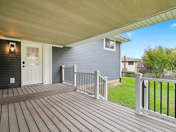 4th image of 2033 N Wainwright Ct