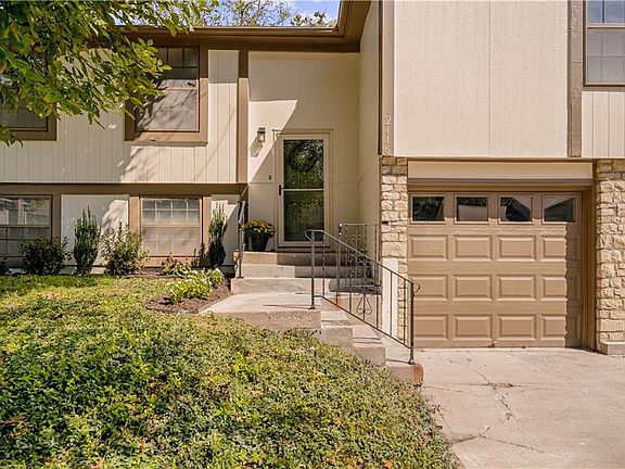 3rd image of 2116 E Mohawk Dr