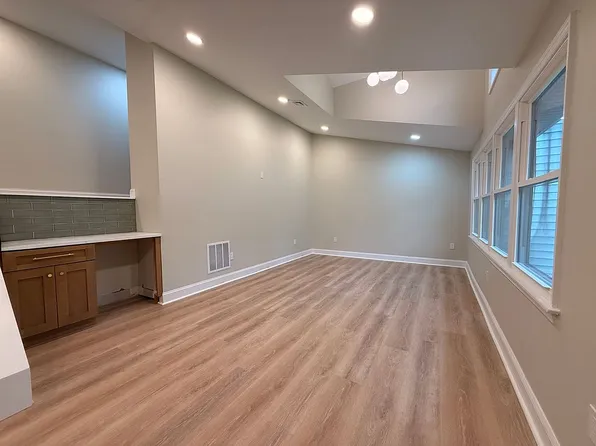 50 Manor Ln, Yardley, PA 19067