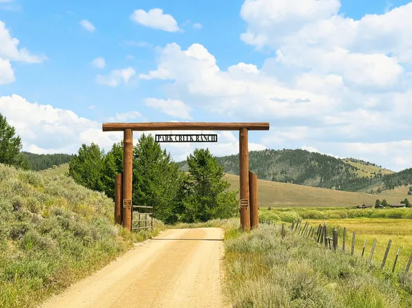 415 Park Creek Dr, Mackay, ID 83278